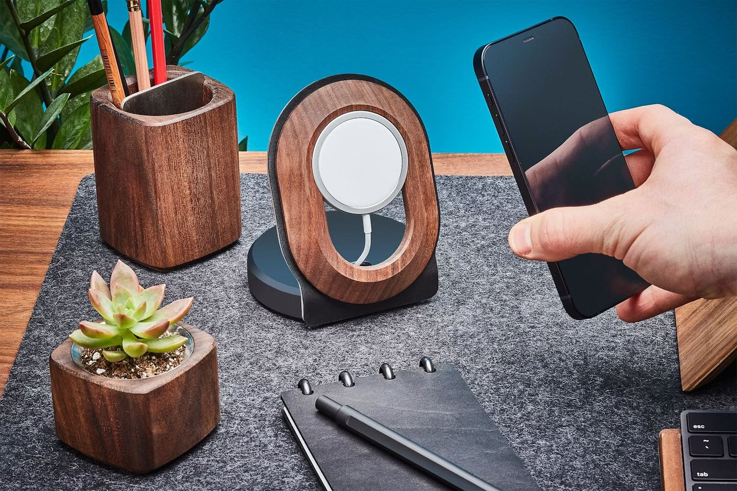 MagLuxe: Soporte MagSafe de Diseño Sofisticado para Carga Inteligente