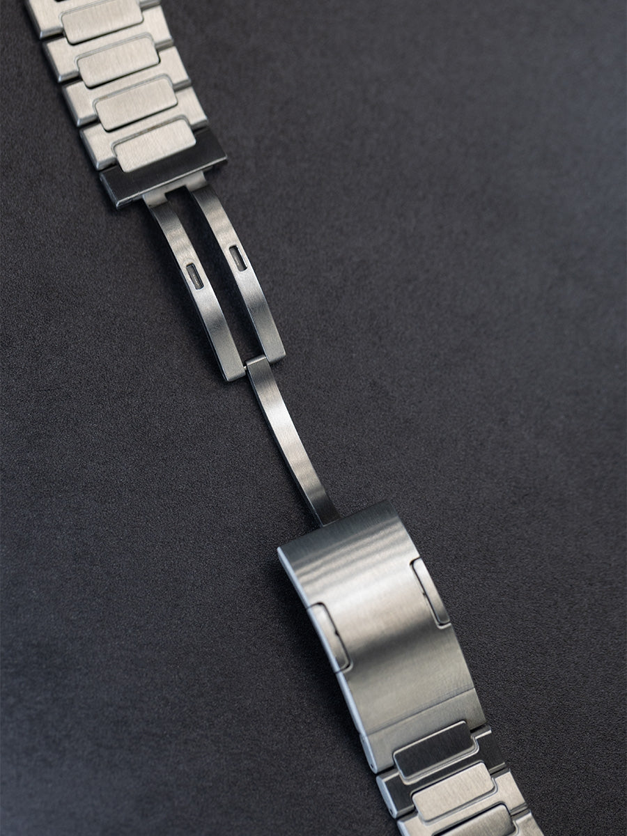 Old Money Luxurious Metal Band: Eleva Tu Apple Watch con Elegancia Atemporal