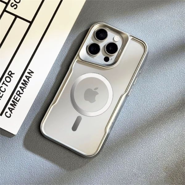 Clear Case con MagSafe: Protección Invisible y Carga Perfecta para tu iPhone