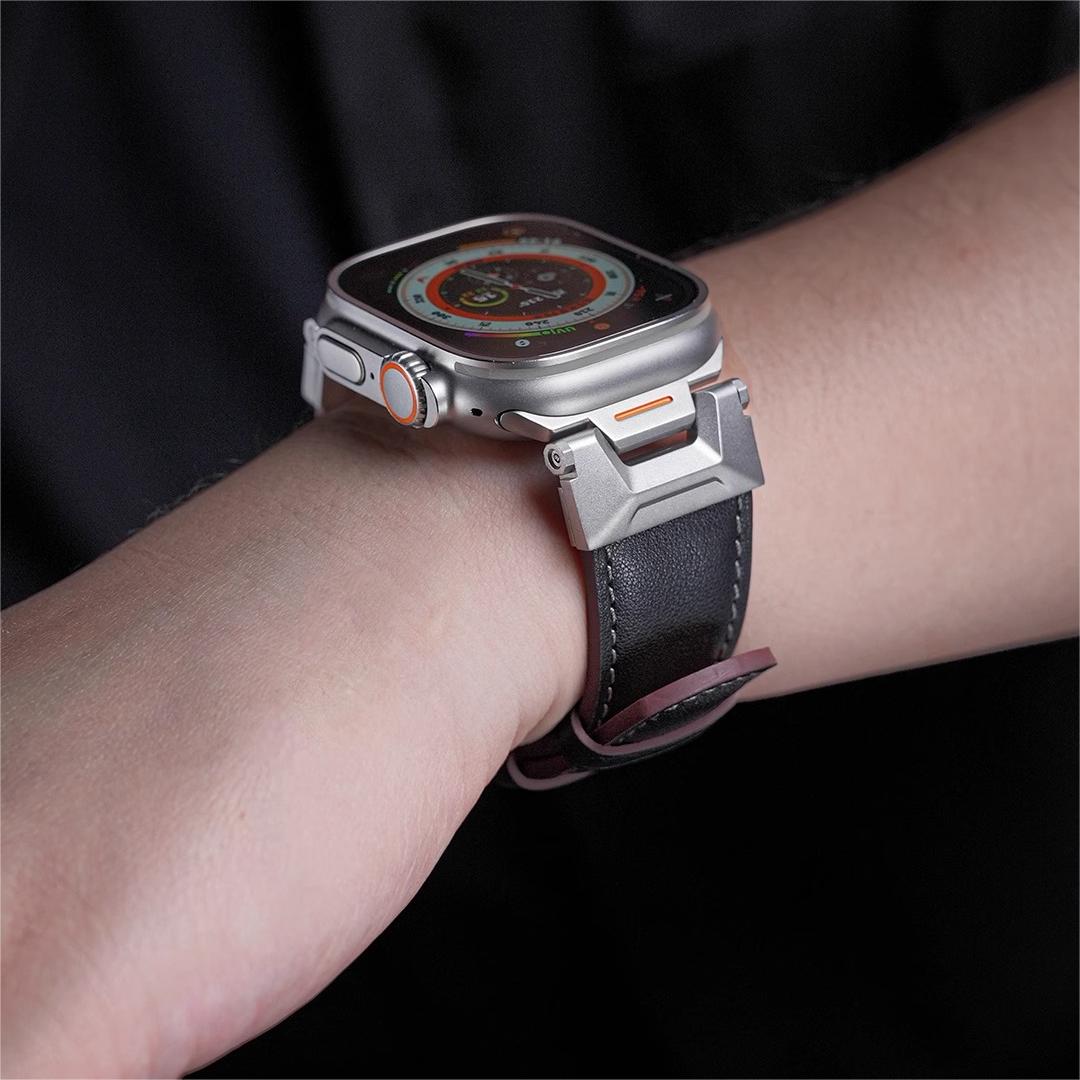 New Explorer Fluororubber & Leather Strap: Audacia y Estilo para Apple Watch