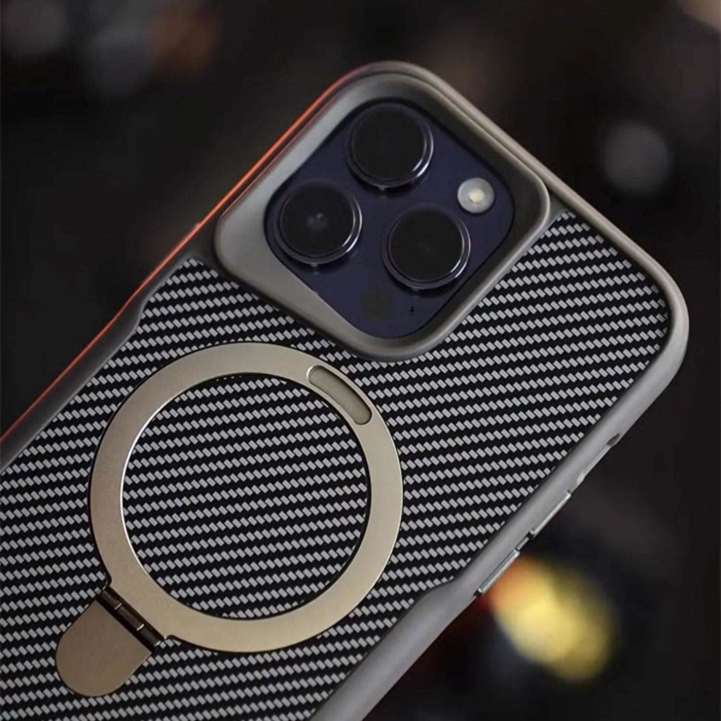 Armadura MagCase: Funda Magnética de Carbono para iPhone | Protección Extrema y Versatilidad con Soporte 360°